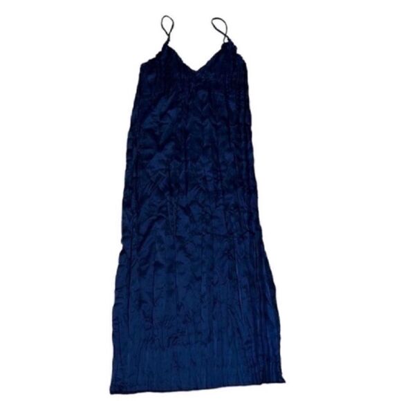 Zara Navy Blue Wrinkled and Satin Effect Midi
Dress(Size Medium) - Picture 4 of 7